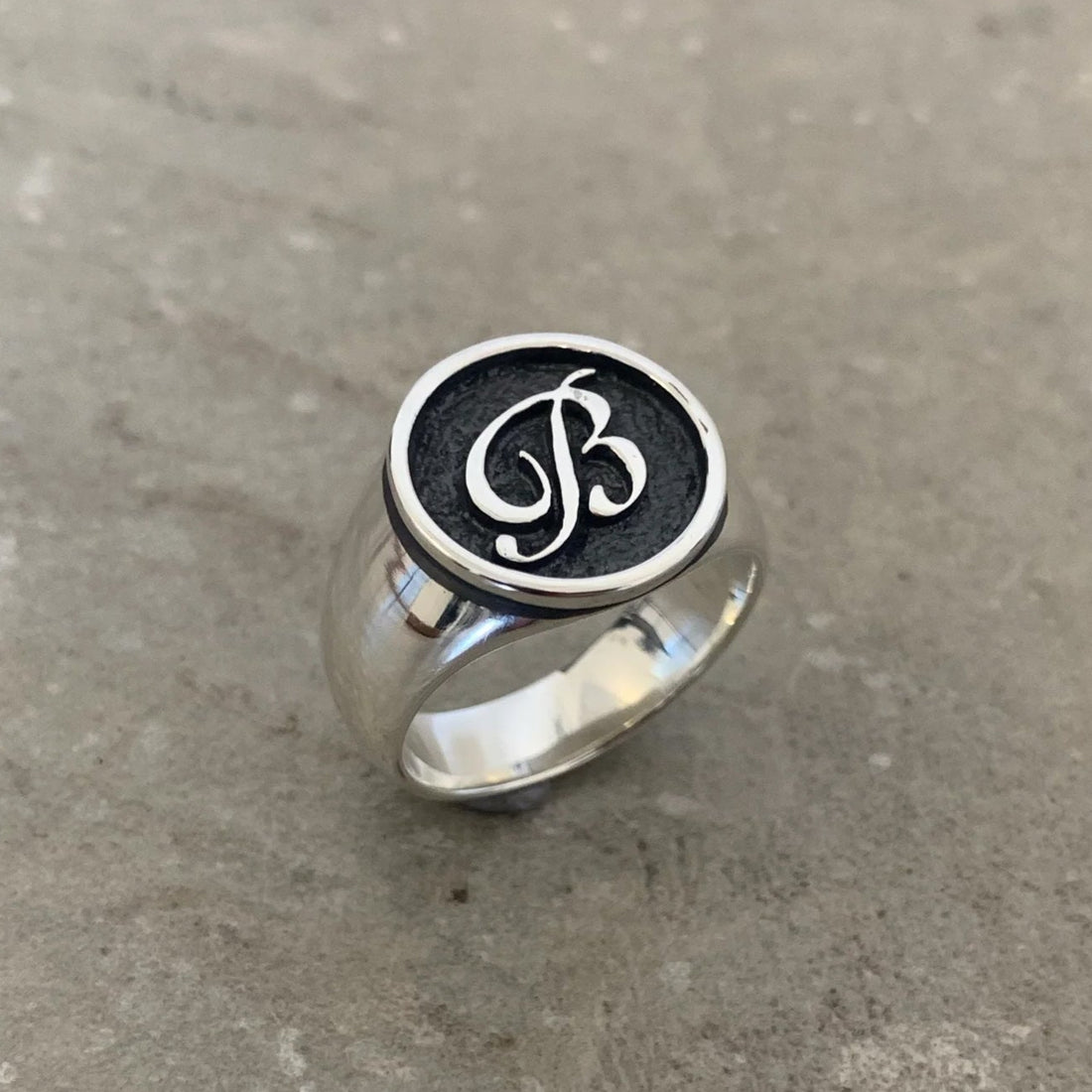 Custom Initial Silver Signet Ring – Engraved Monogram Ring in 925 Sterling Silver