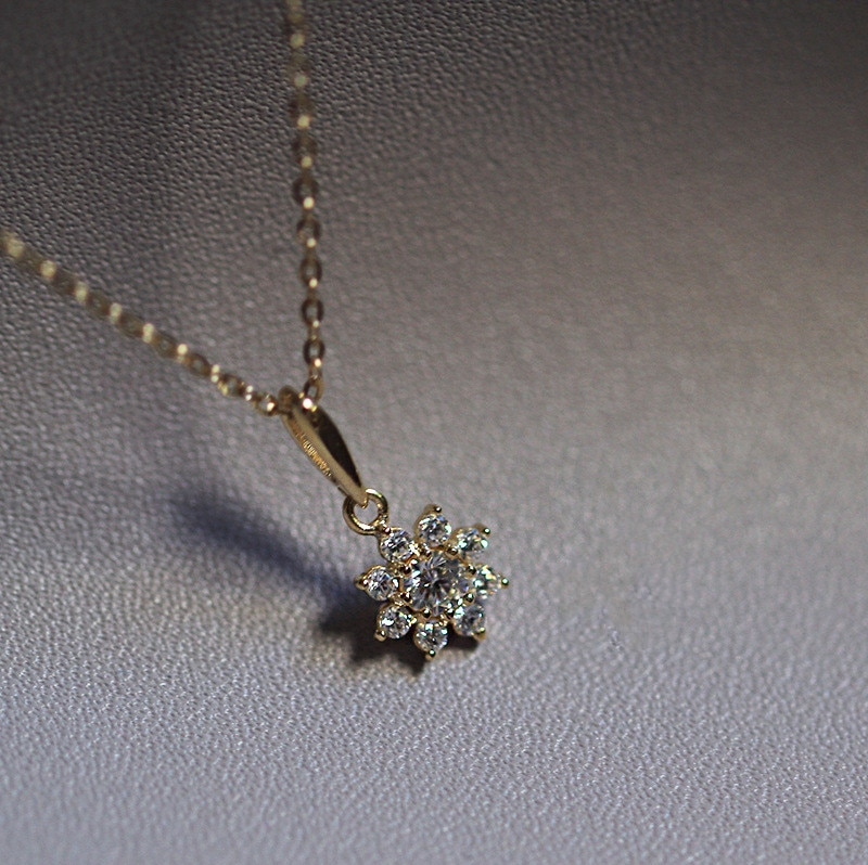 sunflower charm necklace - Minimalist jewelry