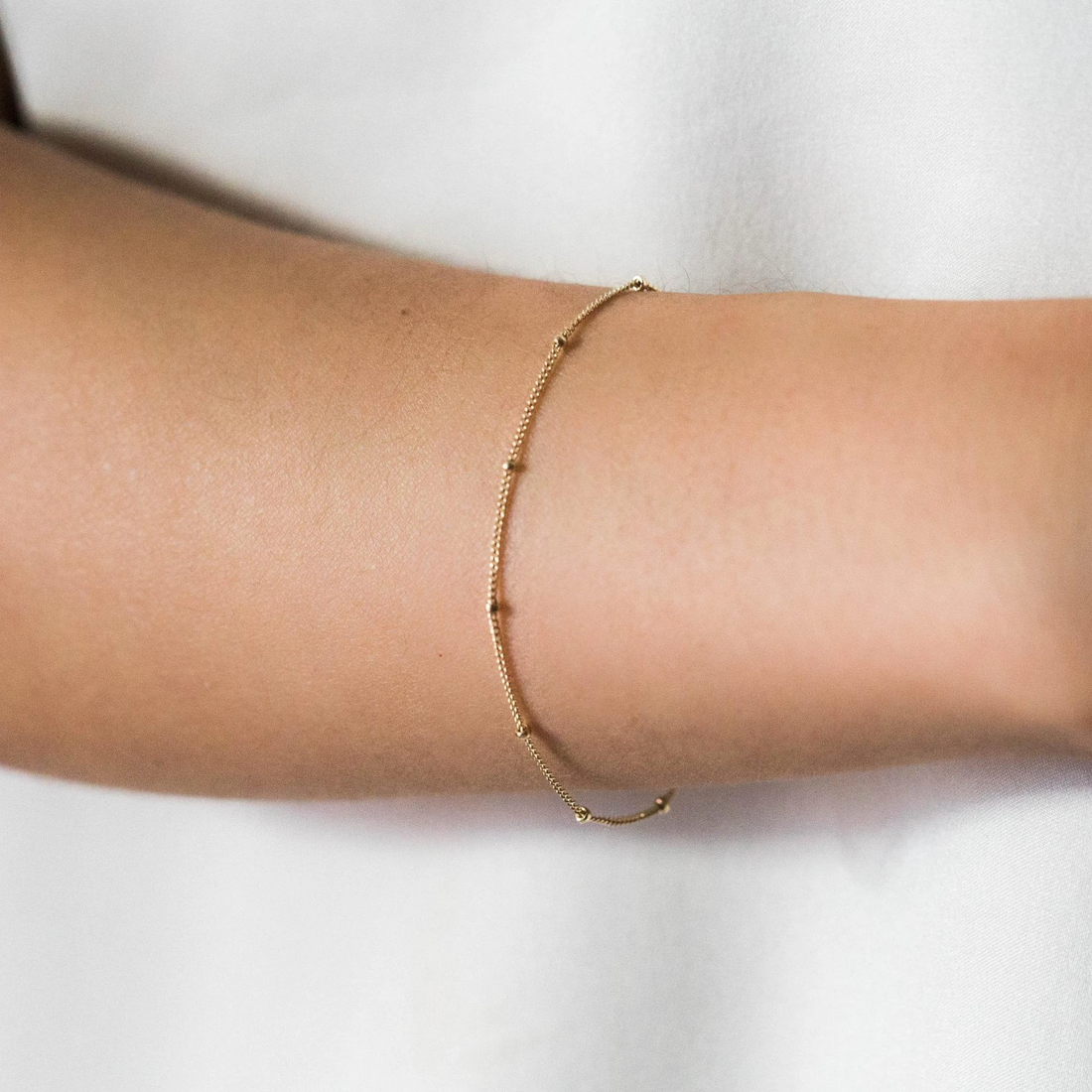 Dainty satellite bracelet