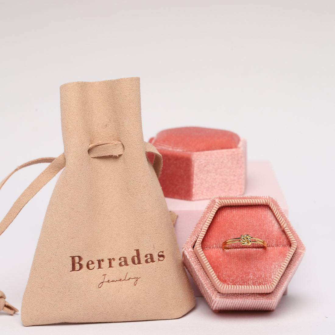 Knot Ring - Berradas jewelry packaging